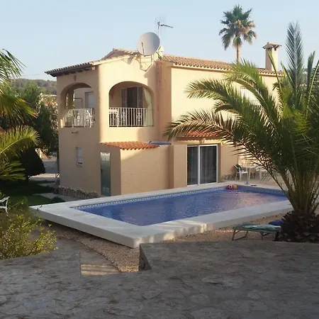 Elvira Villa *